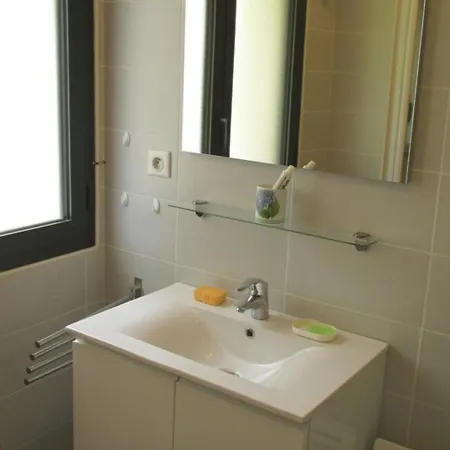 Pour 8, 2 Chambres, Centre Station, 3eme Etage, Securise, Casier A - Fr-1-404-74 شقة