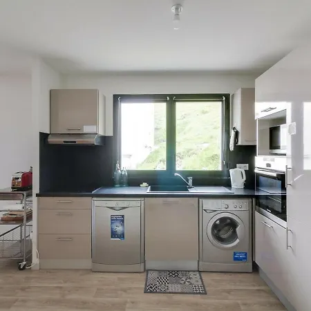 Pour 8, 2 Chambres, Centre Station, 3eme Etage, Securise, Casier A - Fr-1-404-74