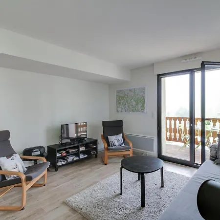 Pour 8, 2 Chambres, Centre Station, 3ème étage, Sécurisé, Casier à - Fr-1-404-74